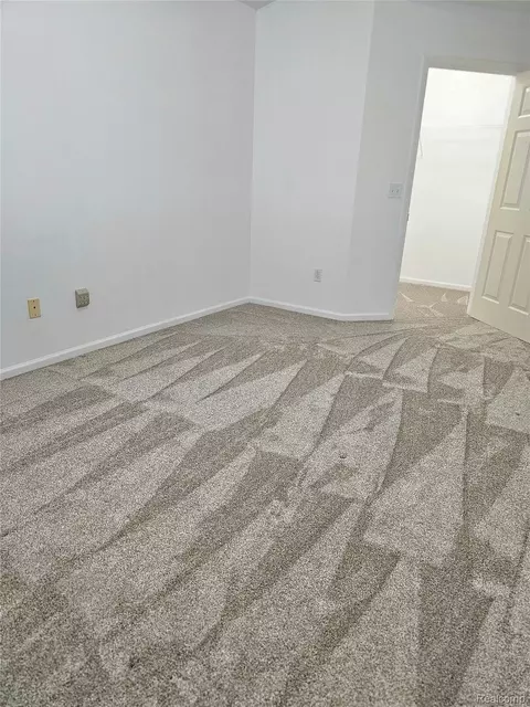 Bedroom - 450 Lilly View Court Ct, Genoa, MI 48843 photo 4 of 4