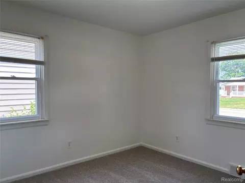 Bedroom - 17588 Quarry St, Riverview, MI 48193 photo 2 of 4