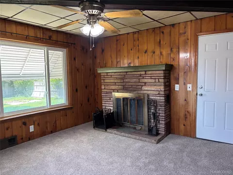 Living - 17588 Quarry St, Riverview, MI 48193 photo 5 of 5