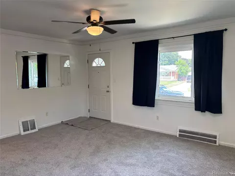 Living - 17588 Quarry St, Riverview, MI 48193 photo 1 of 5