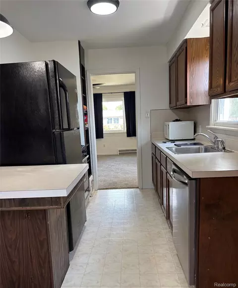 Kitchen - 17588 Quarry St, Riverview, MI 48193 photo 1 of 3