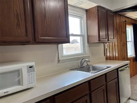Kitchen - 17588 Quarry St, Riverview, MI 48193 photo 3 of 3