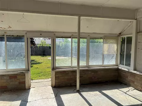 Exterior - 17588 Quarry St, Riverview, MI 48193 photo 2 of 2