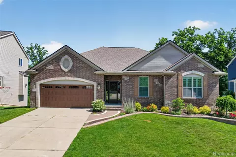 1330 Secretariat Way, Oceola, MI 48843