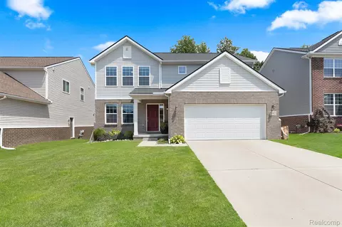 21422 Navarra Dr, Lyon, MI 48178