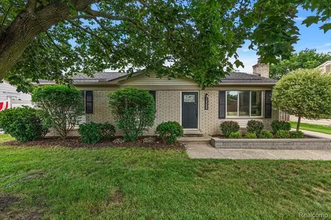 12359 Canal Rd, Sterling Heights, MI 48313