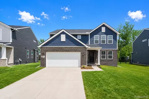 6709 Maplelawn Dr, Ypsilanti, MI 48197