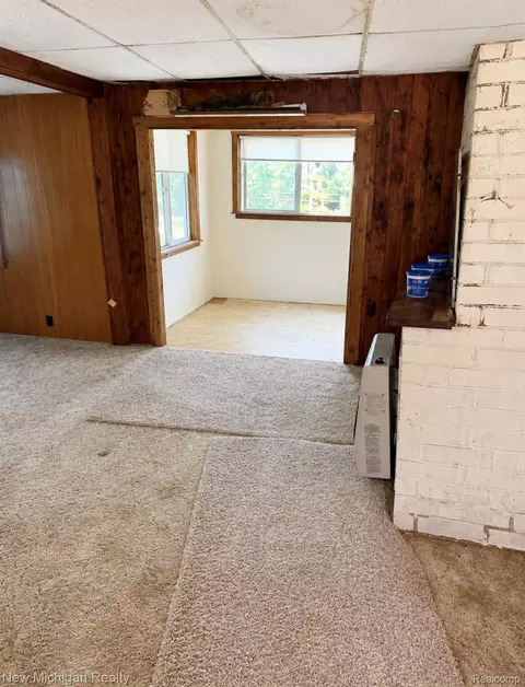 282 Hickory St, Hay, MI 48624 photo 4