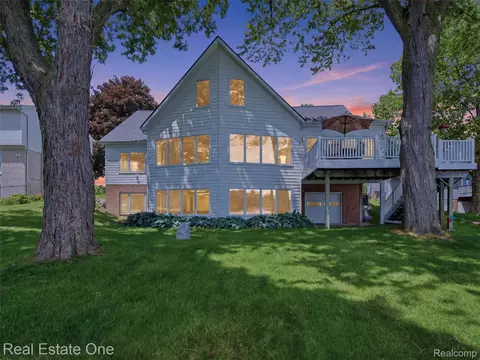 9400 Sashabaw Rd, Independence, MI 48348