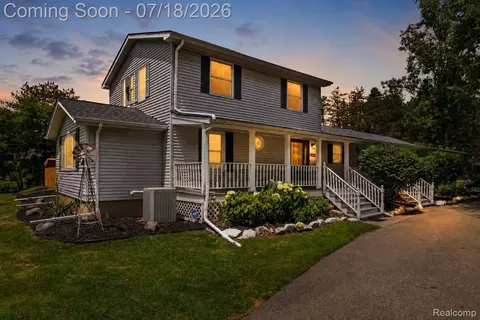 1437 E Cook Rd, Grand Blanc, MI 48439