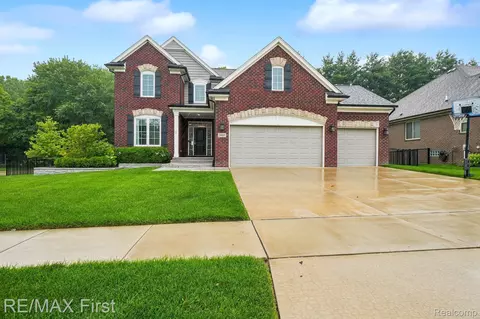 24687 Kabarda Dr, Macomb, MI 48042