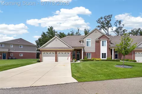 3773 Eagle Creek Dr, Shelby Township, MI 48317