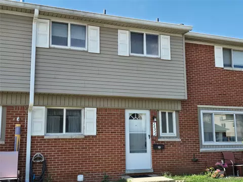 28928 Manchester St, Westland, MI 48185