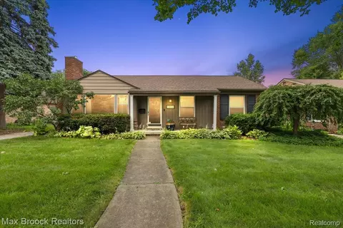 13154 Lasalle Blvd, Huntington Woods, MI 48070