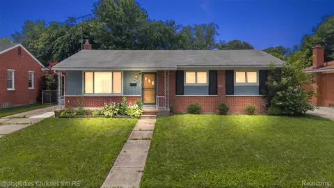 9961 Merriman Rd, Livonia, MI 48150