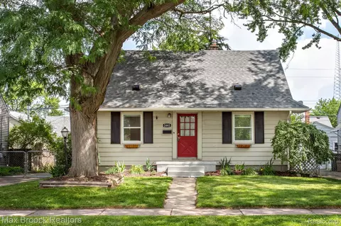 2441 Coy St, Ferndale, MI 48220