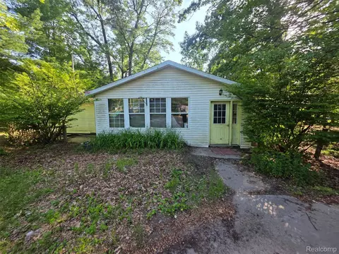 5420 Randy Dr, Mills, MI 48756