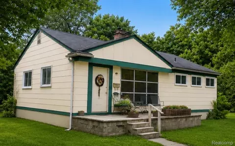 27817 Rosewood St, Inkster, MI 48141