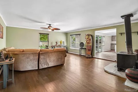 Living - 7286 Ormond Rd, Springfield, MI 48350 photo 1 of 3