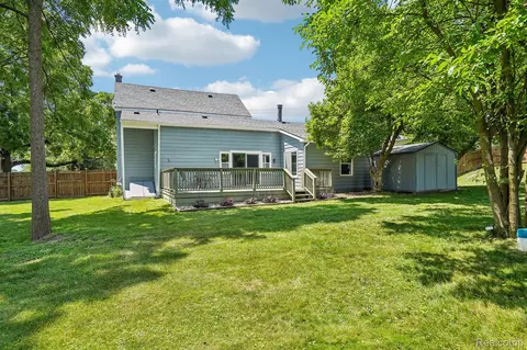 Exterior - 7286 Ormond Rd, Springfield, MI 48350 photo 3 of 10