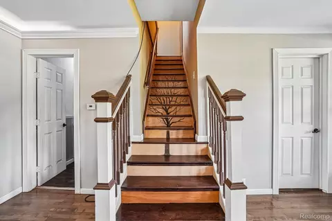 Entry Way - 7286 Ormond Rd, Springfield, MI 48350 photo 2 of 3
