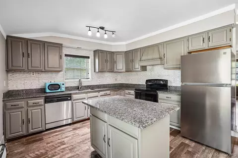 Kitchen - 7286 Ormond Rd, Springfield, MI 48350 photo 1 of 4
