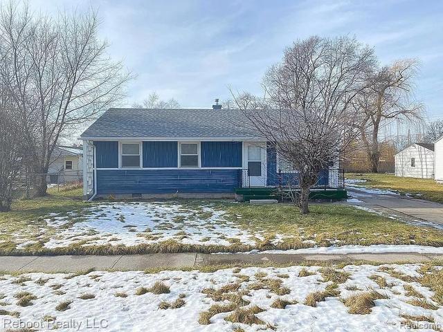 611 S 24th St, Buena Vista, MI 48601