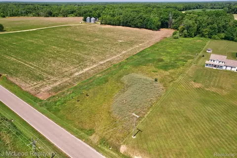 5160 Barnes Rd, Millington, MI 48746