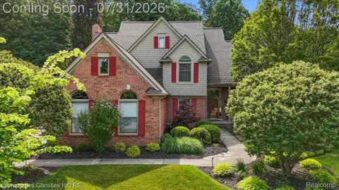 21384 Chase Dr, Novi, MI 48375