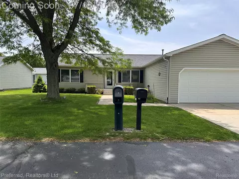 38537 Chestnut Ln, Westland, MI 48185