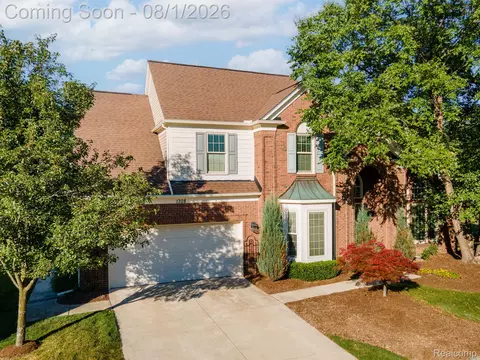 1708 Devonwood Dr, Rochester Hills, MI 48306
