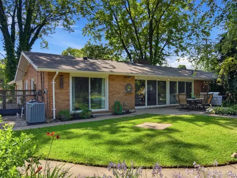 Exterior - 3405 Upton Dr, Troy, MI 48084 photo 21 of 25