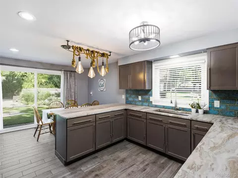 Kitchen - 3405 Upton Dr, Troy, MI 48084 photo 3 of 6