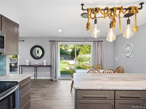Kitchen - 3405 Upton Dr, Troy, MI 48084 photo 6 of 6