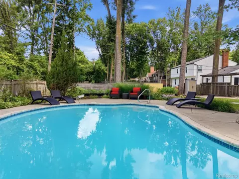 Exterior - 3405 Upton Dr, Troy, MI 48084 photo 7 of 25