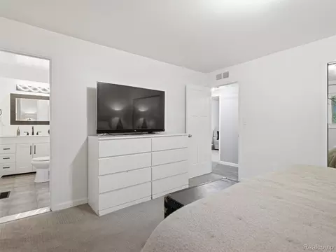Bedroom - 3405 Upton Dr, Troy, MI 48084 photo 2 of 3