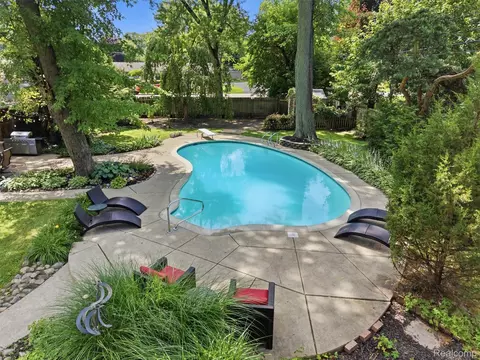 Exterior - 3405 Upton Dr, Troy, MI 48084 photo 11 of 25