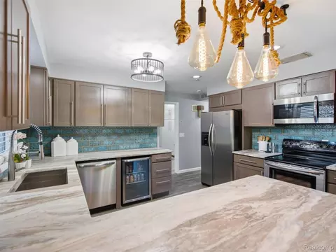 Kitchen - 3405 Upton Dr, Troy, MI 48084 photo 1 of 6