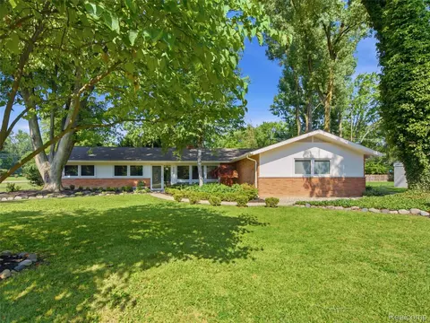 Exterior - 3405 Upton Dr, Troy, MI 48084 photo 25 of 25