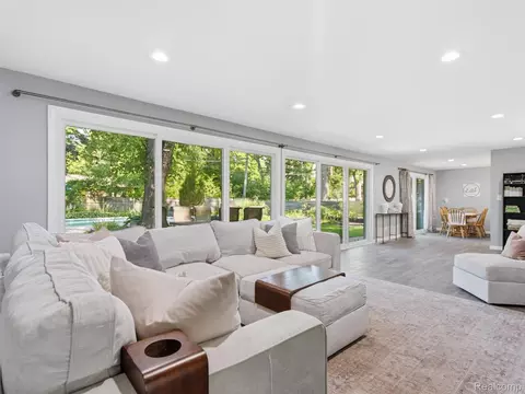 Living - 3405 Upton Dr, Troy, MI 48084 photo 10 of 10