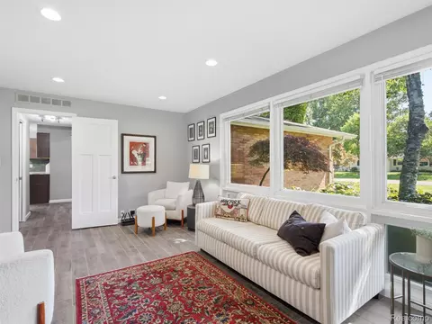 Living - 3405 Upton Dr, Troy, MI 48084 photo 2 of 10