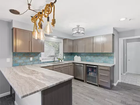 Kitchen - 3405 Upton Dr, Troy, MI 48084 photo 2 of 6
