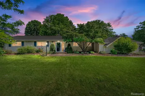 29721 Beacontree St, Farmington Hills, MI 48331