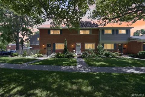 3366 Williamsburg Rd, Ann Arbor, MI 48108
