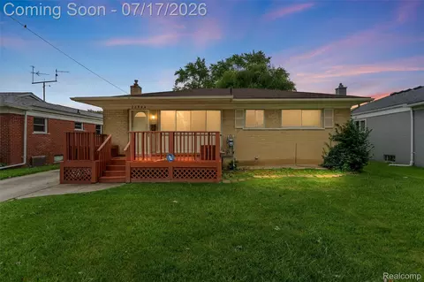 22804 Furton St, Saint Clair Shores, MI 48082