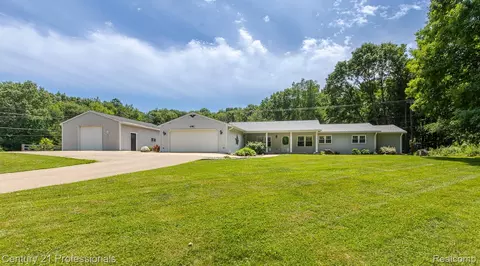 1790 Kent Rd, Brandon, MI 48462