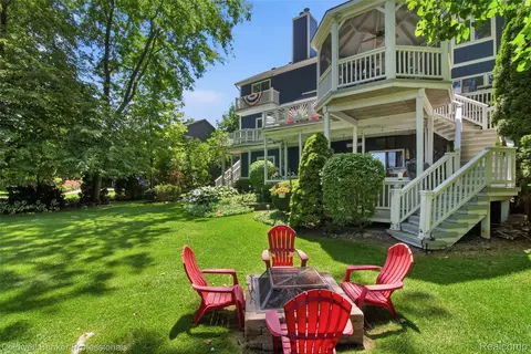 Exterior - 3410 Benstein Rd, Commerce, MI 48382 photo 9 of 15