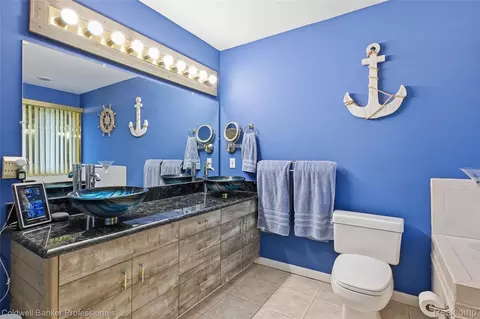Bath - 3410 Benstein Rd, Commerce, MI 48382 photo 2 of 4
