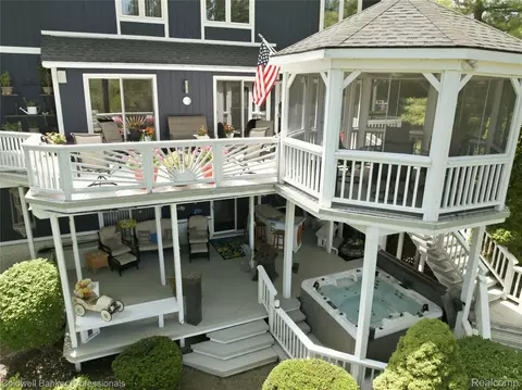 Exterior - 3410 Benstein Rd, Commerce, MI 48382 photo 8 of 15