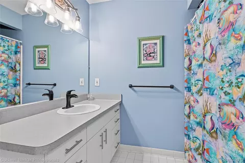 Bath - 3410 Benstein Rd, Commerce, MI 48382 photo 3 of 4